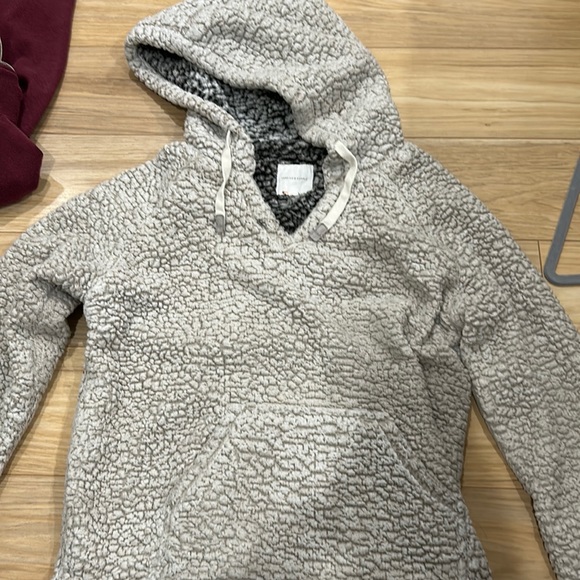 Fuzzy hoodie - Picture 1 of 3